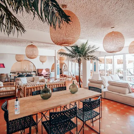 Paros, A Member Of Radisson Individuals ホテル Pounda